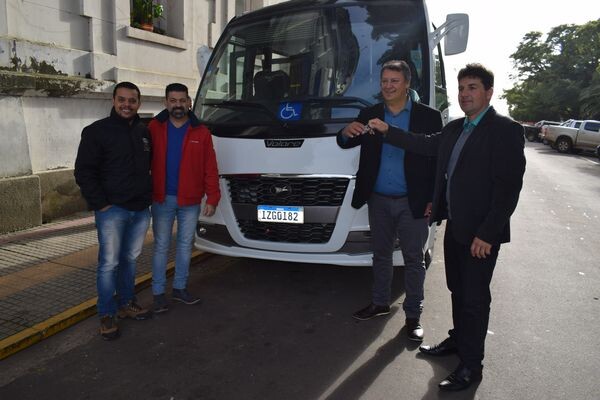 emenda-parlamentar-viabiliza-novo-micro-onibus-para-a-saude