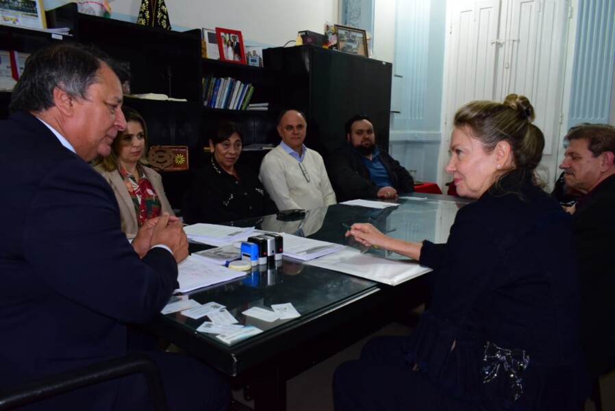 secretaria-regina-becker-e-recebida-na-prefeitura