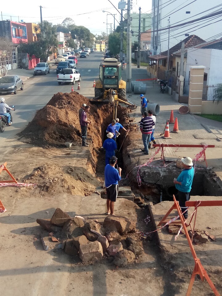 secretaria-de-obras-inicia-instalacao-de-nova-rede-pluvial-na-av-daltro-filho