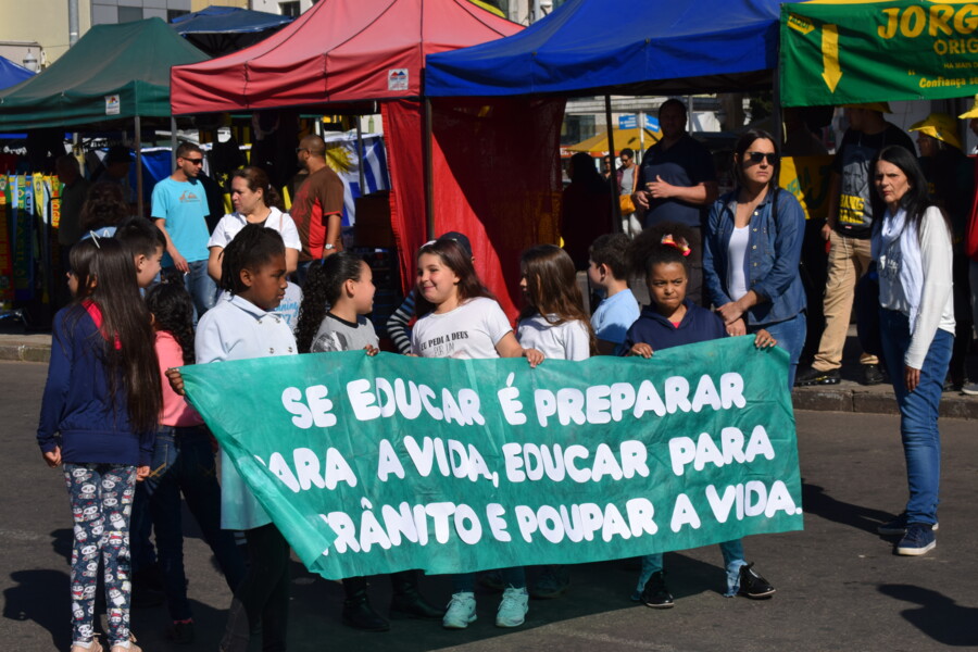 semana-binacional-de-transito-e-encerrada-com-caminhada-pela-paz-no-transito