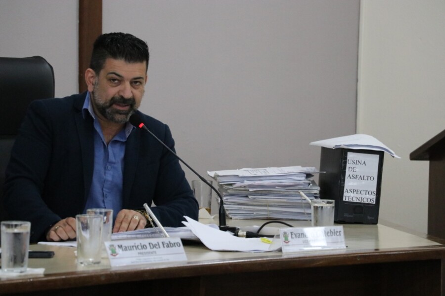 secretario-geral-apresenta-estudo-sobre-usina-de-asfalto-na-camara-de-vereadores