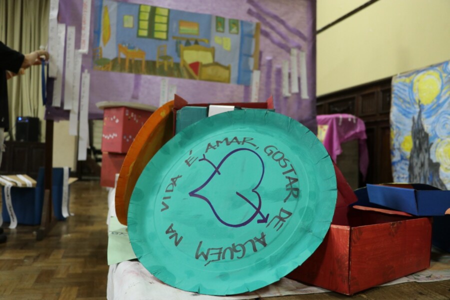 sme-promove-mostra-de-trabalhos-do-projeto-arte-na-escola-na-rua-no-mundo