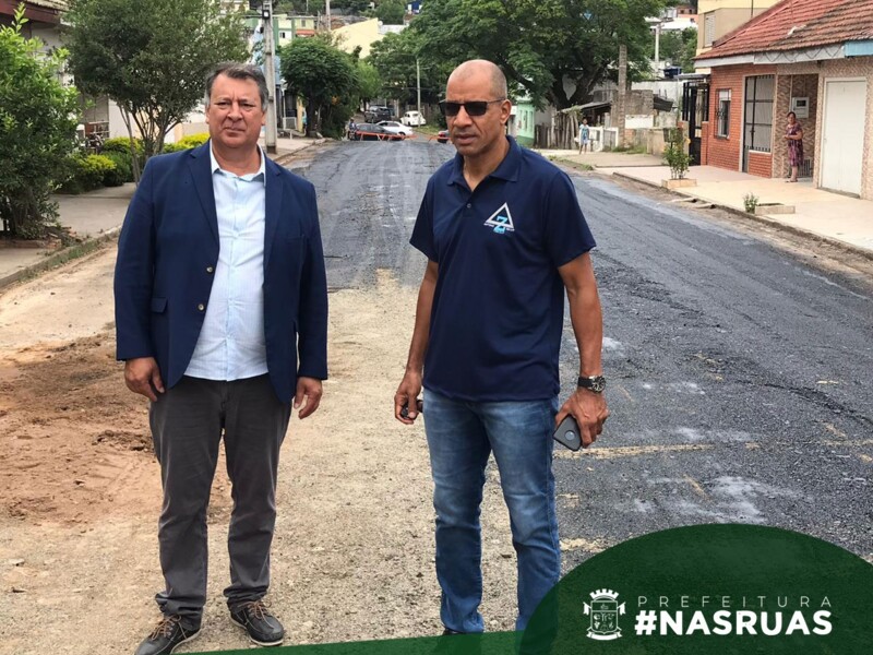 prefeito-acompanha-reparos-na-rua-rivarol-padilha-dos-santos