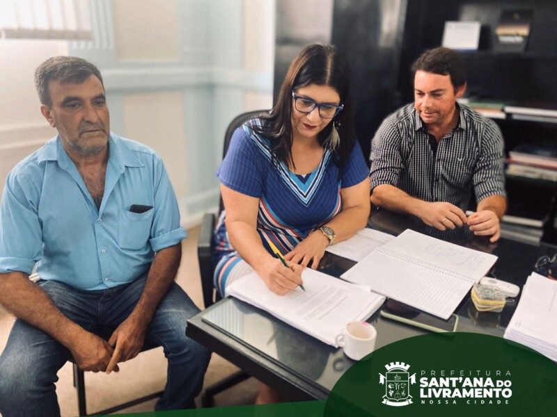 municipio-celebra-convenio-para-finalizar-construcao-de-entreposto-do-mel