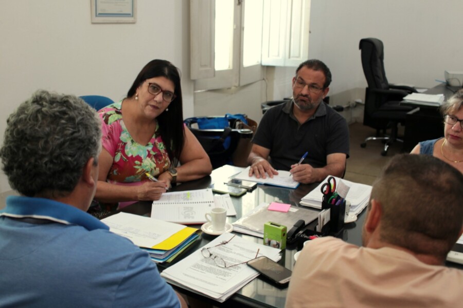 prefeita-mari-machado-recebe-representantes-da-cooperativa-de-trabalho-dos-profissionais-da-fiacao-e-tecelagem-de-santaana-do-livramento