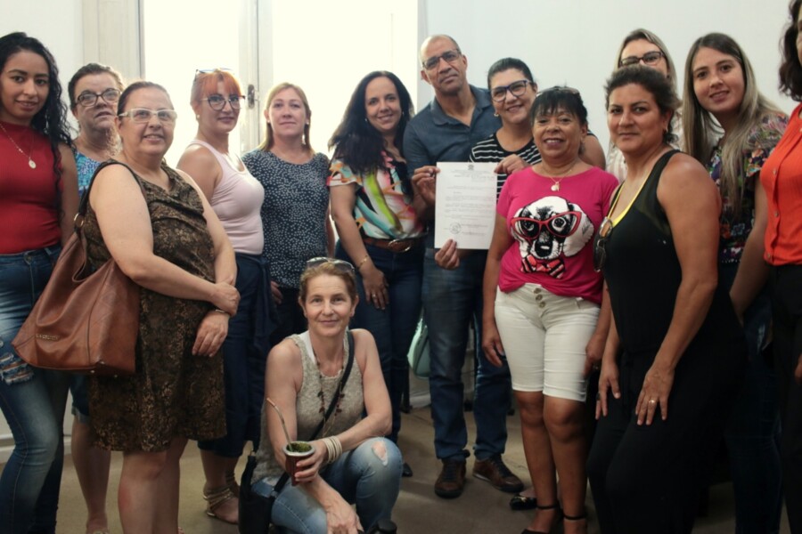 prefeita-assina-decreto-que-regulamenta-transito-de-veiculos-de-tracao-animal-no-municipio