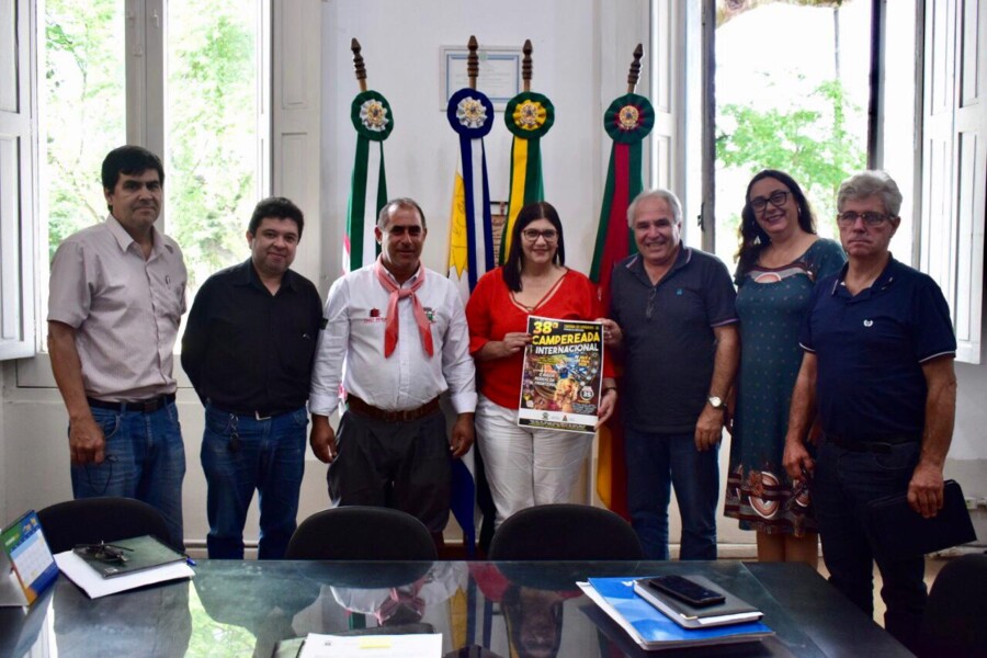 prefeita-garante-apoio-do-executivo-na-38-campereada-internacional