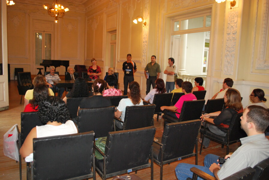 servidores-da-educacao-recebem-certificados-da-comissao-municipal-em-seguranca-do-trabalho