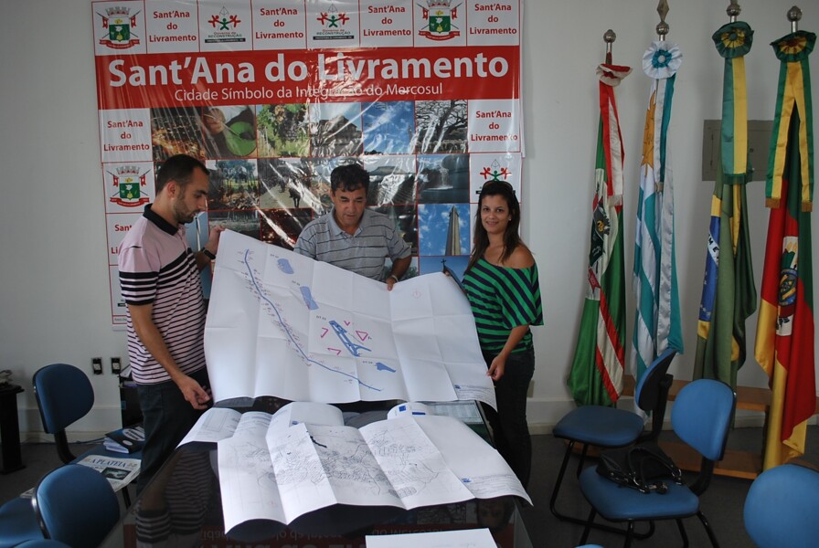 prefeito-autoriza-licitacao-de-r-1-milhao-para-obras-na-linha-divisoria