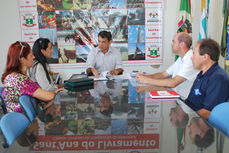 prefeito-wainer-machado-confirma-parceria-com-o-pgqp-levando-desenvolvimento-e-crescimento-aos-bairros-do-municipio