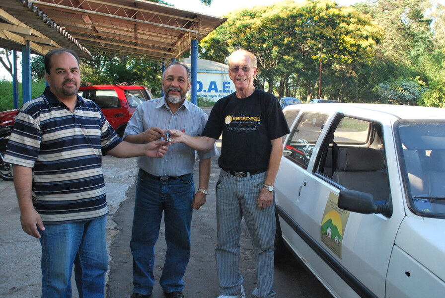 secretaria-de-regularizacao-fundiaria-doa-veiculo-ao-dae