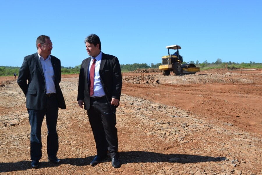 glauber-e-edu-vistoriam-obras-das-instalacoes-da-usina-de-asfalto