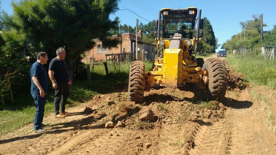 prefeito-vistoria-recuperacao-de-ruas-da-vila-elfia