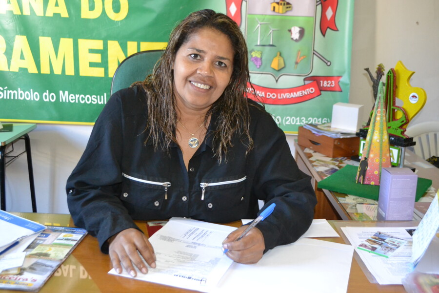 prefeitura-e-intendencia-abrem-inscricoes-para-o-concurso-rainha-do-carnaval-binacional-2016