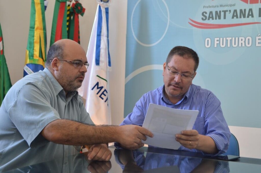 glauber-lima-e-fabricio-peres-darao-posse-a-37-novos-servidores