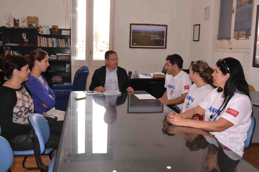 glauber-encaminhara-a-camara-em-regime-de-urgencia-projeto-de-lei-para-retirar-do-codigo-de-posturas-do-municipio-o-artigo-que-preve-o-exterminio-de-caes-de-rua