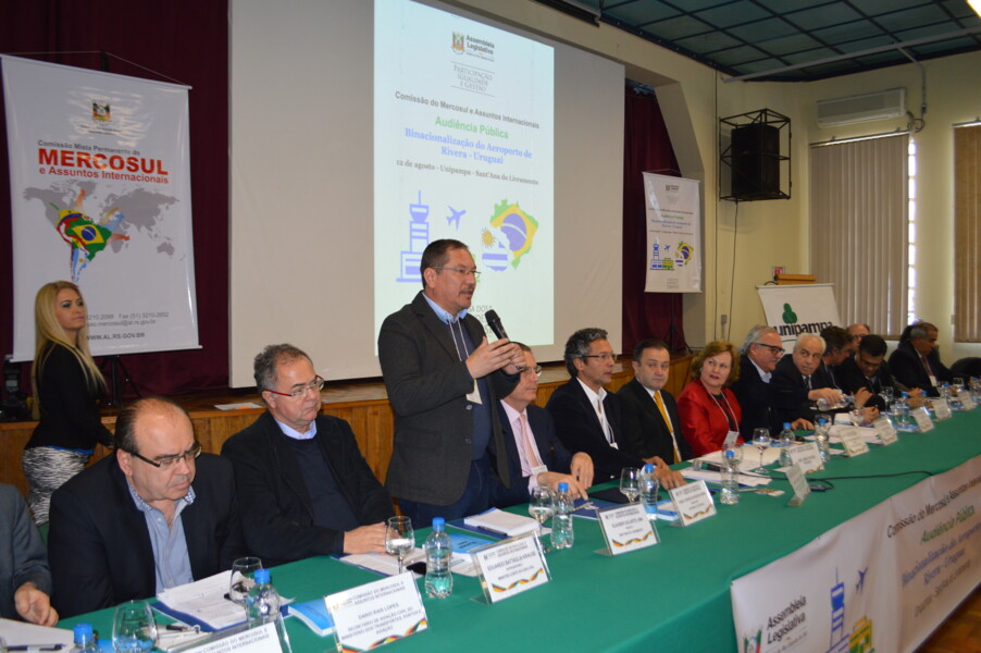 prefeito-integra-audiencia-publica-de-binacionalizacao-do-aeroporto-de-rivera