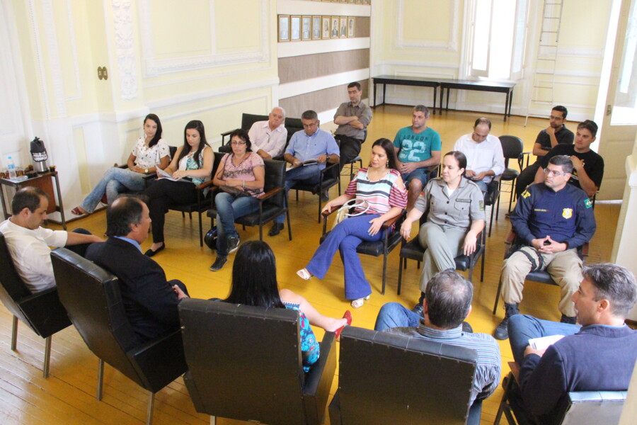 ico-e-mari-recebem-representantes-de-empresas-da-joao-goulart