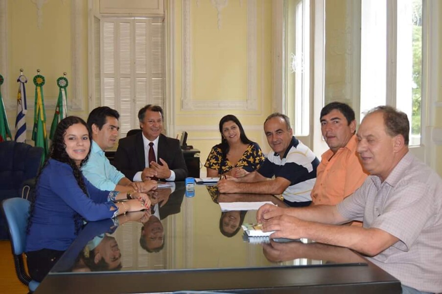 ico-e-mari-recebem-a-visita-do-deputado-federal-marcon-e-vereadores