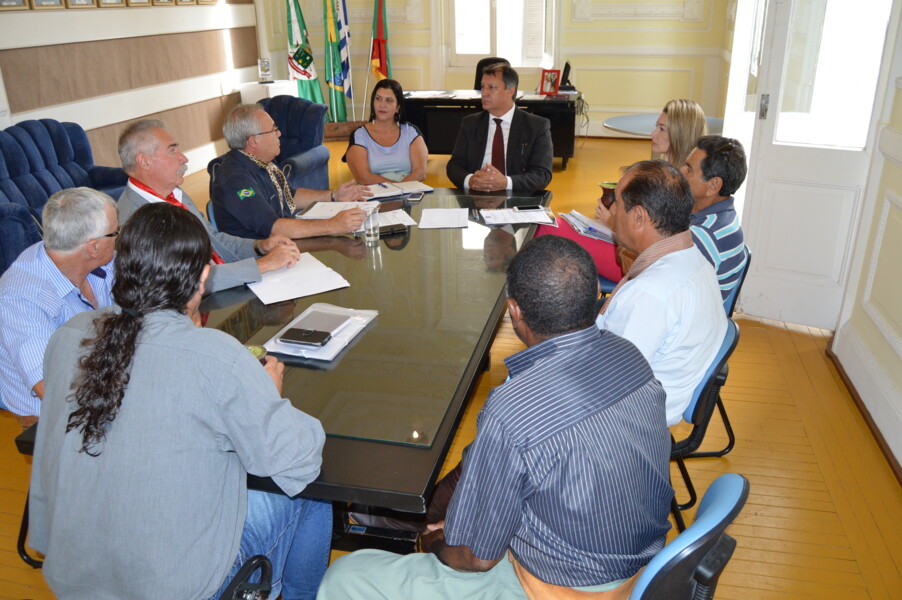 prefeito-vice-e-secretarios-recebem-representantes-da-cmt-para-tratar-sobre-a-campereada