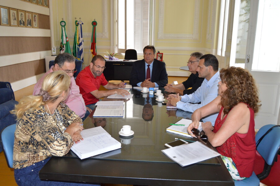 ico-recebeu-representantes-da-caixa-economica-federal-para-tratar-do-projeto