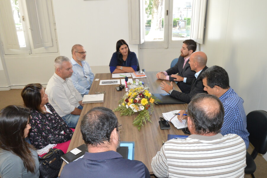 gerentes-do-banco-do-brasil-sao-recebidos-no-executivo