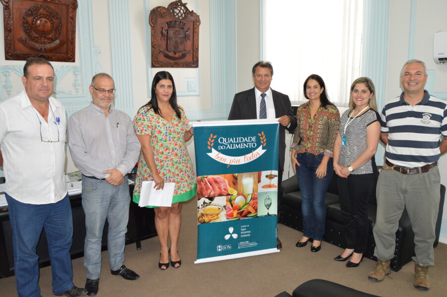 prefeito-recebe-diretora-geral-do-laboratorio-dr-pio