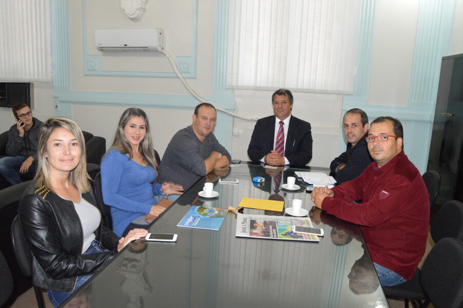 prefeito-recebe-organizadores-da-copa-mercosul-de-veloterra