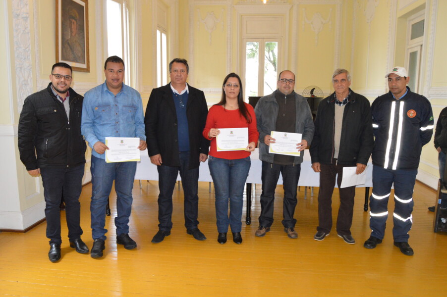 novos-servidores-sao-empossados