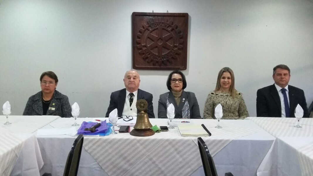 primeira-dama-prestigia-posse-do-rotary