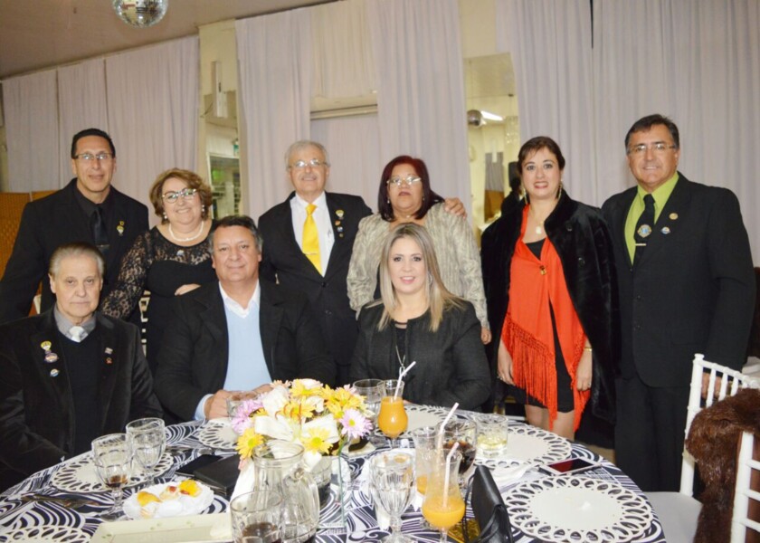 prefeito-e-primeira-dama-participam-de-posse-do-lions