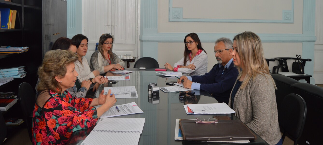 primeira-dama-recebe-proposta-de-projeto-da-urcamp