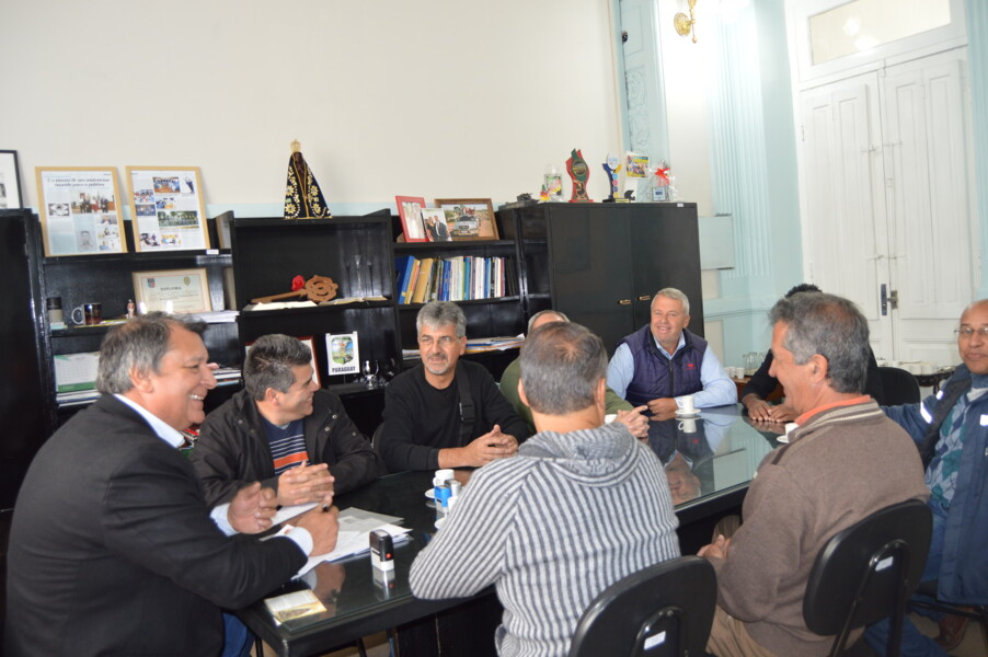 delegacao-que-participara-da-4-copa-do-mundo-de-amadores-e-recebida-na-prefeitura