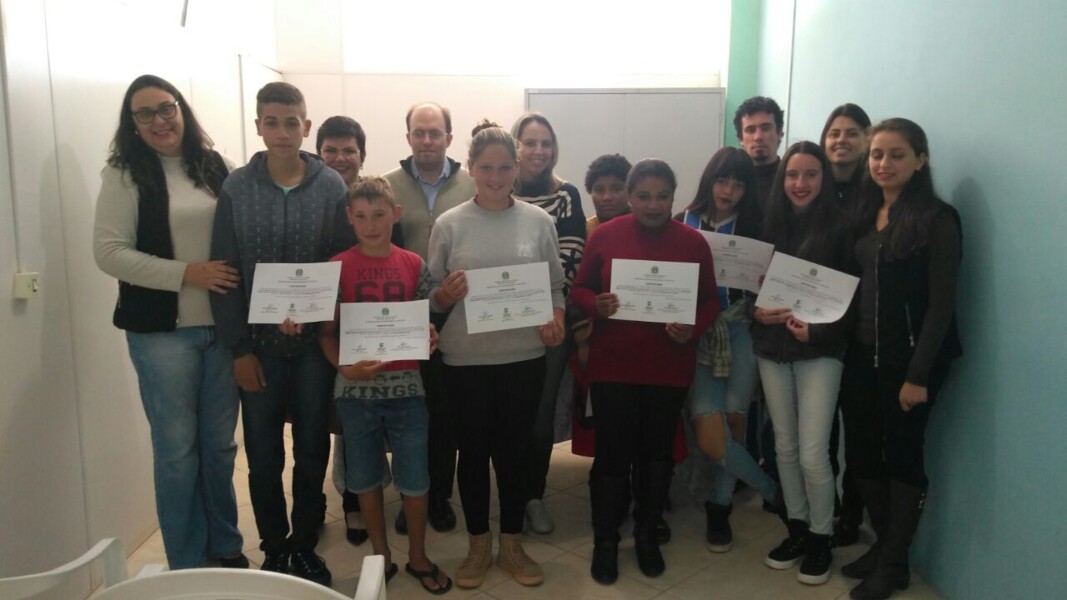 adolescentes-do-cras-prado-realizam-oficina-de-inclusao-digital