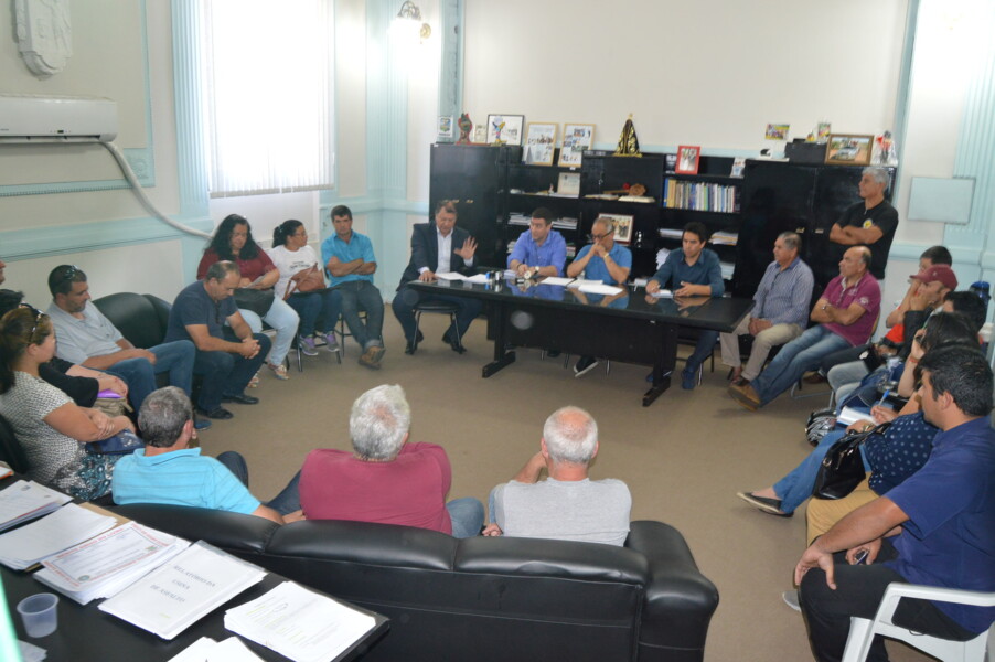 apos-reunioes-transporte-escolar-na-zona-rural-e-garantido-ate-o-fim-do-ano-letivo