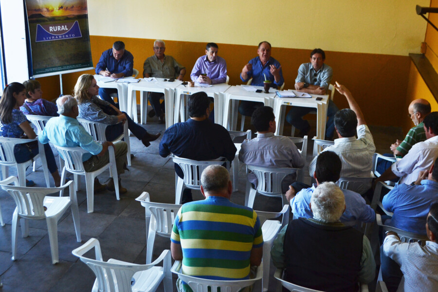 executivo-sindicato-rural-produtores-e-vereadores-discutem-melhorias-para-as-estradas-rurais