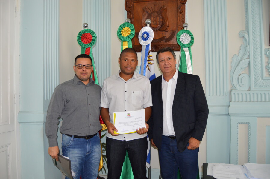 concurso-0012015-motorista-e-empossado