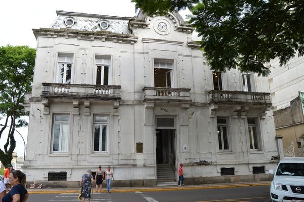 mesmo-com-dificuldades-financeiras-executivo-mantem-pagamento-dos-servidores-em-dia