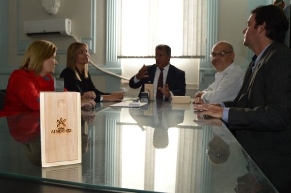 no-palacio-moyses-vianna-casa-albornoz-apresenta-produto-de-sua-primeira-safra