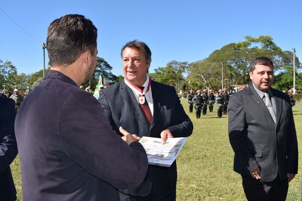 prefeito-recebe-comenda-o-heroico