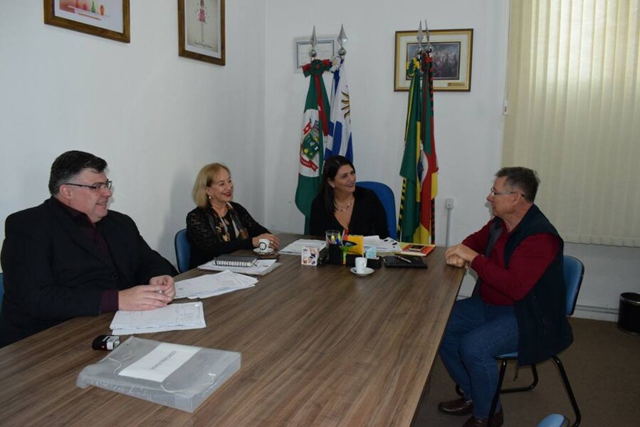 reuniao-com-secretarios-deseja-boas-vindas-ao-novo-titular-da-assistencia-e-inclusao-social