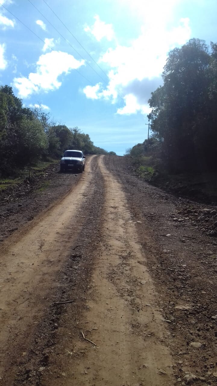 governo-municipal-continua-recuperacao-de-estrada-entre-cerros-verdes-e-sao-diogo