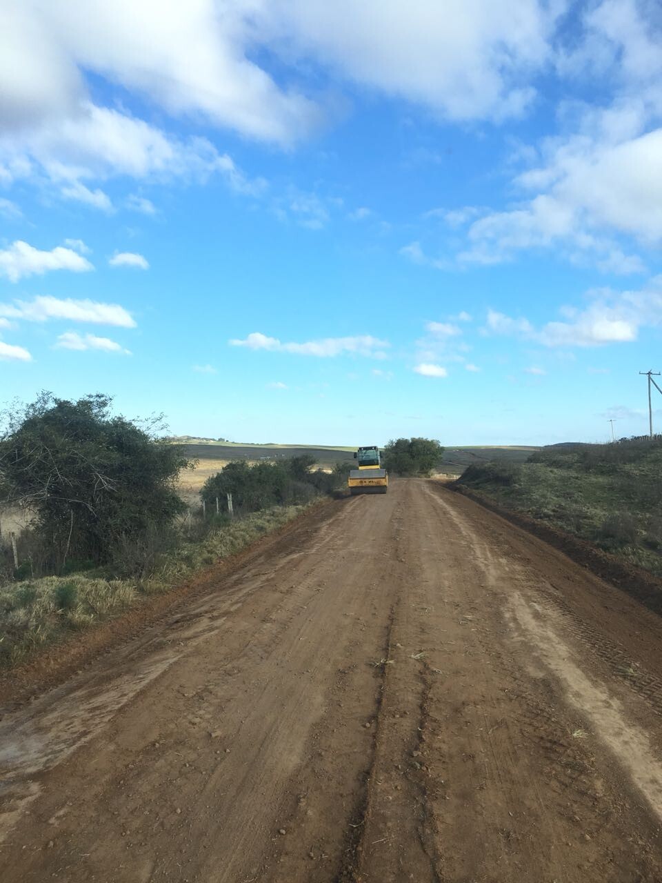 governo-municipal-recupera-estradas-do-interior