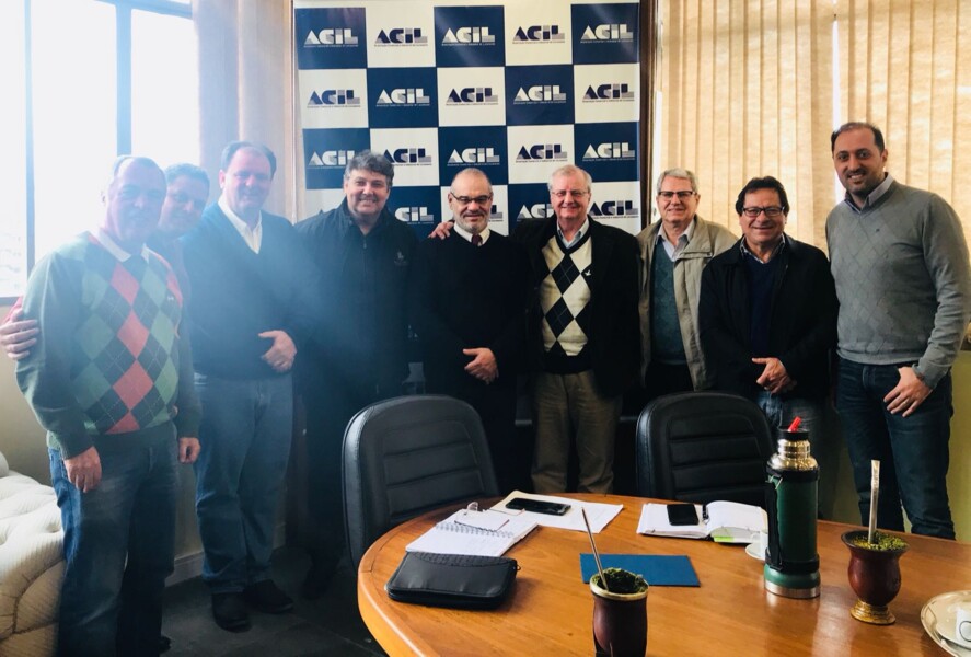 secretario-de-desenvolvimento-participa-de-reuniao-ordinaria-da-acil-e-recebe-voto-de-louvor