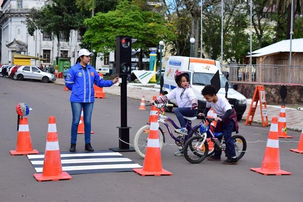 pista-educativa-ensina-sobre-o-transito-para-criancas