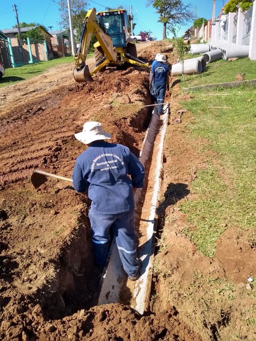 com-apoio-de-associacao-secretaria-de-obras-realiza-acao-na-vila-progresso