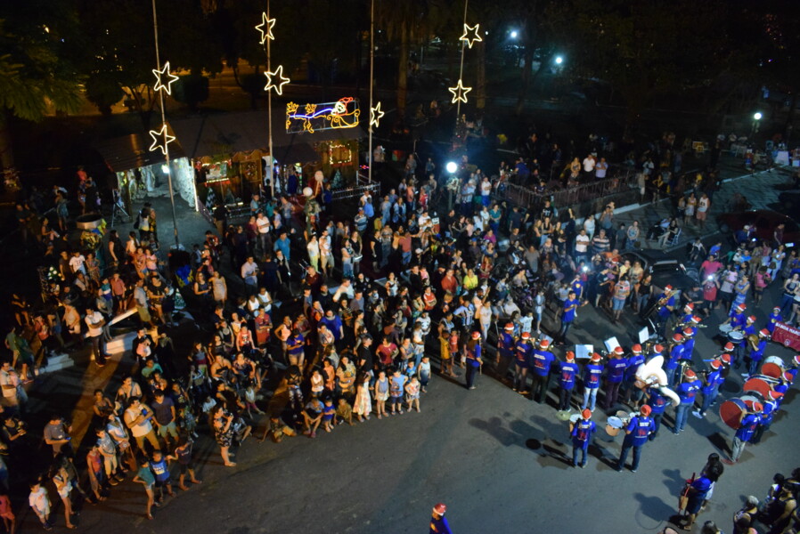 chegada-do-papai-noel-desperta-o-espirito-natalino-na-fronteira