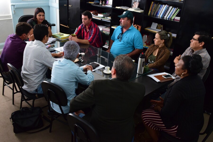 prefeita-em-exercicio-se-reune-com-vereadores